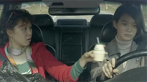 Sisters on the Road - Film Screenshot 5